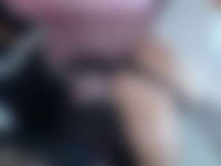 Live cam show with Zuri-ch - Colombia MILF on Camsoda