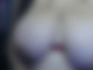 Live cam show with Zuri-ch - Brown Hair on CamwithHer