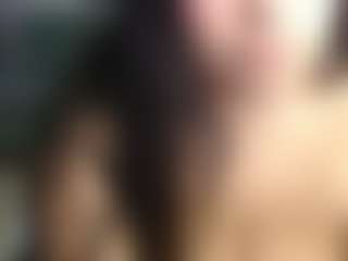 Live cam show with Zuri-ch - Spank Brown Hair on xplaylive.com