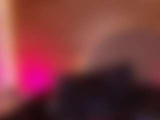 Live cam show with Kiara-Lopez - Brown Eyes MILF on CamClone