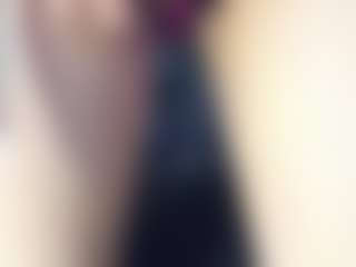 Selfsuckgiax's Live Sex Cam Show