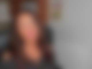 AlizeeSensual MILF webcam performer live streaming