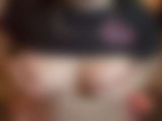 Live cam show with RoyalqueenB69 - Teen (18+) on TeamSkeetLive