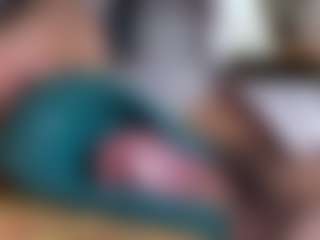 Live cam show with snowmelt1 - Latino on live.xbliss.ai