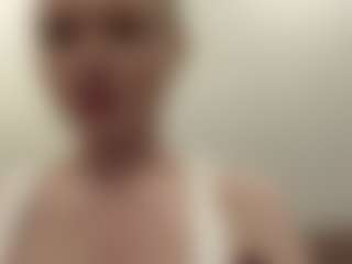 Live cam show with Annie - Blonde Hair on Dare Cams