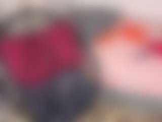 Live cam show with miabloom01 - Brown Eyes on Camsoda