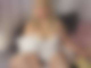 miabloom01's Live Sex Cam Show