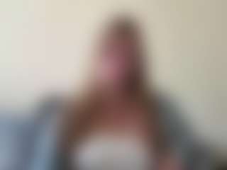 Live cam show with Elise - Middle Aged on Camsoda