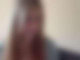 Live cam show with Elise - Blonde Hair Middle Aged on Camsoda
