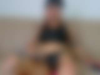 Live cam show with YourHairyOlive - New Brown Eyes on live.xheat.ai