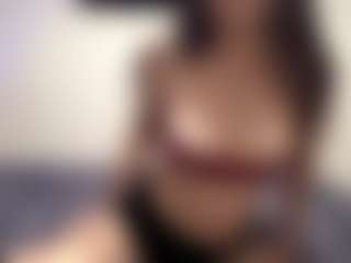 Live cam show with DelindaTua - College Teen (18+) on livesexfox.com