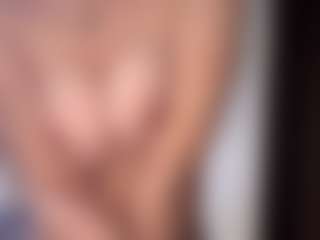 Live cam show with DelindaTua - Redbone on Camsoda