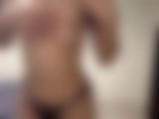 DelindaTua's Live Sex Cam Show