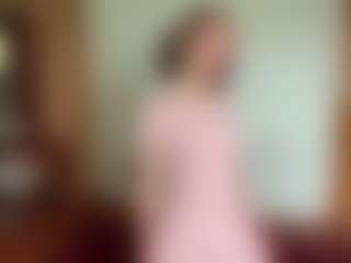Live cam show with Lina - Skinny on StripNow