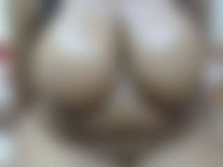 Live cam show with CurvyLolaXX - New Anal on justonemore.cc