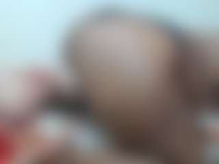 CurvyLolaXX's Live Sex Cam Show