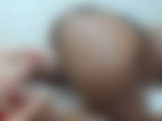 CurvyLolaXX's Live Sex Cam Show