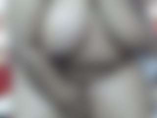 CurvyLolaXX's Live Sex Cam Show