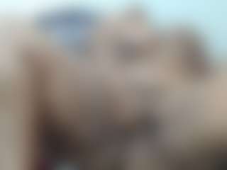 CurvyLolaXX's Live Sex Cam Show
