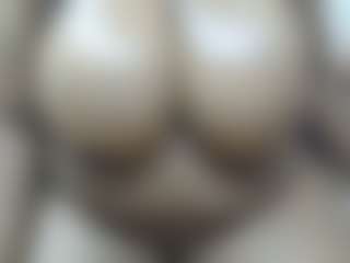 CurvyLolaXX's Live Sex Cam Show
