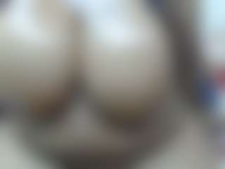 CurvyLolaXX's Live Sex Cam Show
