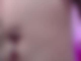 lessly1's Live Sex Cam Show