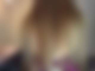 Live cam show with Milla - Squirt on liverealitysex.com