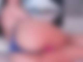 Live cam show with Adri-Silva - Black BBW on WildCum