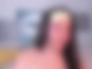 Live cam show with Adri-Silva - Athletic Young Adult on Camsoda