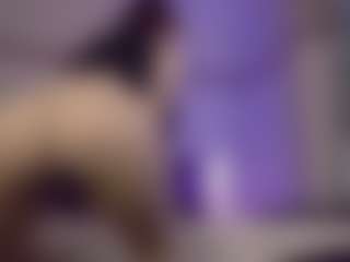 Live cam show with MaeveLith - Brown Eyes Blonde Hair on Camsoda