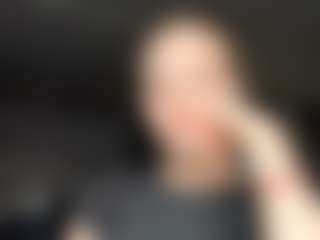 Live cam show with RoseannYaney - Black Squirt on WildCum