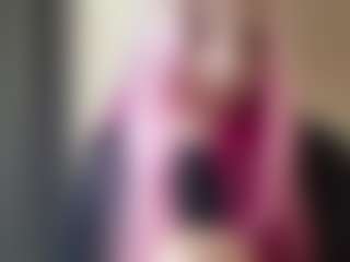 Live cam show with CrissyGenco - New Squirt on WildCum