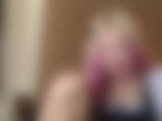 Live cam show with CrissyGenco - White on Camsoda