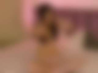Live cam show with Sovelle - Toys on StripNow