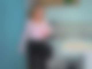 Live cam show with EstrellaBliler - Interactivetoy on mypornchat.com