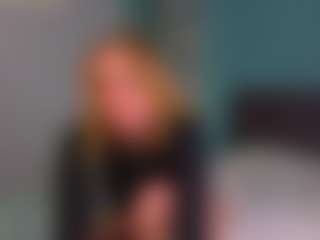Live cam show with EstrellaBliler - Glasses on Camming Site