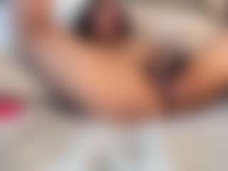 Live cam show with HoneyBlaze1 - Busty on Camsoda