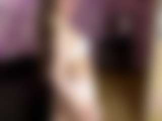 Spettacolo in cam dal vivo con AdenaWernsman - New Big Ass su Camsoda