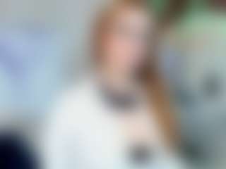 Live cam show with AlmaBell - Curvy Small Tits on Cam Slut