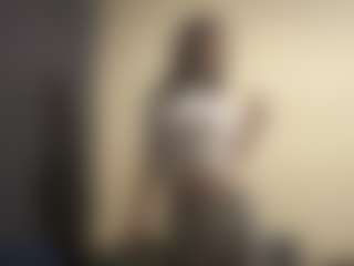 Live cam show with Alice - Average on fapnchat