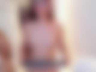 Live cam show with Alice-greys - Latina Petite on Camsoda | colombia