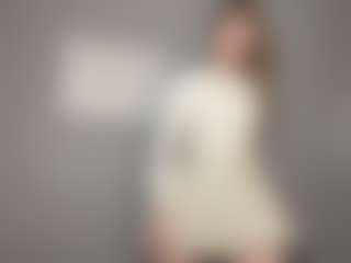 Live cam show with Amelianitro - Skinny Teen (18+) on Camsoda