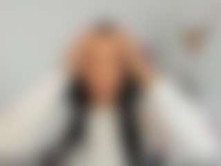 Live-Cam-Show mit LauraCharm - New Big Tits auf Camsoda