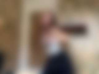 Lora's Live Sex Cam Show