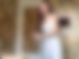 Live cam show with Lora - Pornstar Public on Camsoda