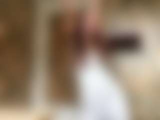 Live cam show with Lora - Public Brown Hair on Camsoda