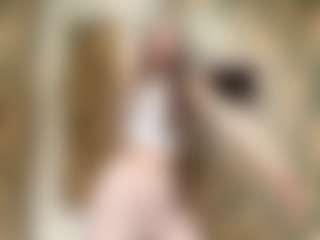 Lora's Live Sex Cam Show