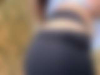 Live cam show with Lora - Deepthroat on Camsoda