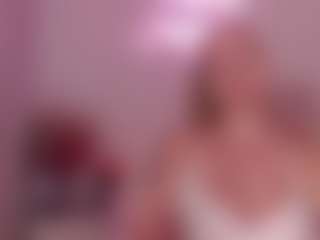 HoneyBlondy's Live Sex Cam Show