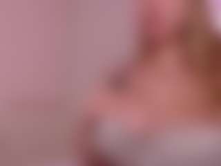 HoneyBlondy's Live Sex Cam Show